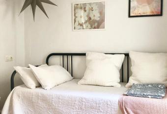 Preciosa villa en el coraz  n de Gandia has Balcony rooms