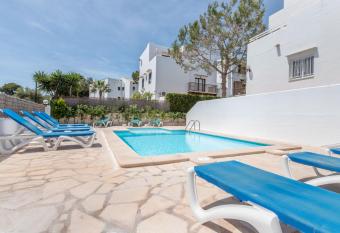 Apartamentos Karin 2  d has Balcony rooms