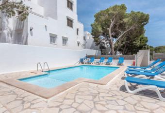 Apartamentos Karin 2  e has Balcony rooms