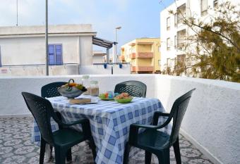 Appartamento 8 pax vicino spiaggia has Balcony rooms