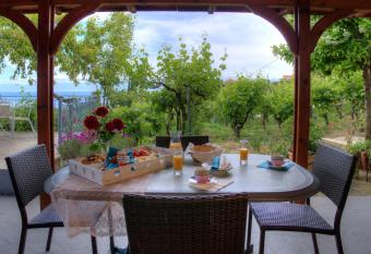 Guesthouse Agia Triada has Balcony rooms