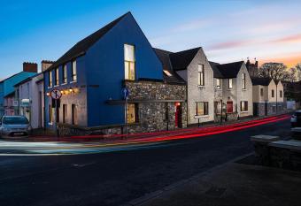 The Oystercatcher Lodge Guest House allows 18 year olds to book a room
