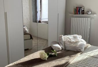 H & B Corte Ponti allows 18 year olds to book a room