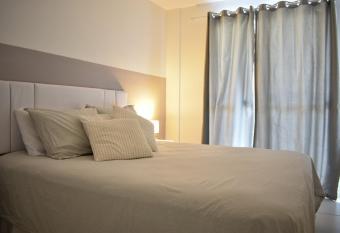 Mediterr  neo 507 - Todo Equipado, Su  te com Ar, Churrasqueira na Varanda, Internet 600MB WiFi, Estacionamento Gr  tis, a 1 Km das Praias allows 18 year olds to book a room