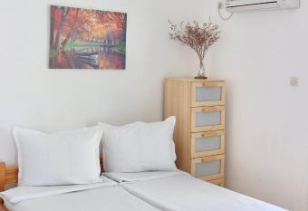 4 Ambelia paradise has Balcony rooms