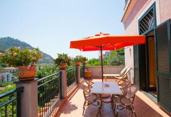 Villa Anna has Balcony rooms