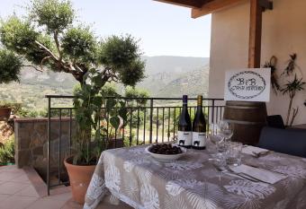 B&B CASA MARTINA has Balcony rooms