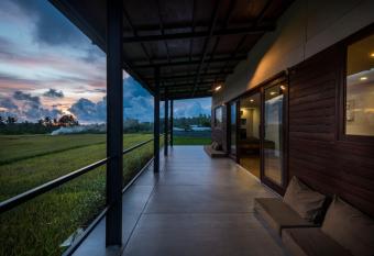 Ocean Villa - Joshua District has Smoking/Balcony rooms