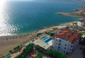 Hotel Emblem allows 18 year olds to book a room