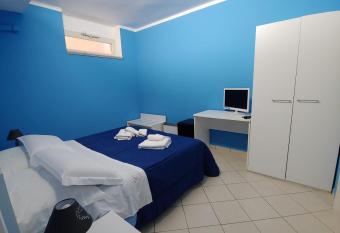 SORRENTO RELAIS BASEMENT allows 18 year olds to book a room