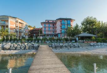 Kriss Internazionale Hotel has Balcony rooms