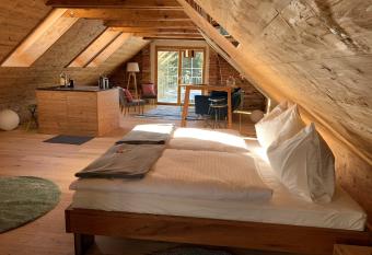 meinHimmelschl  ssel allows 18 year olds to book a room