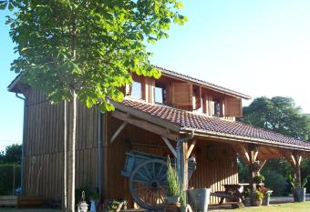 La Roulotte de la Vall  e du Lot has Balcony rooms