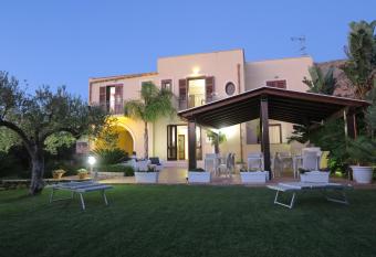 Trigrana Vacanze Hotel has Balcony rooms