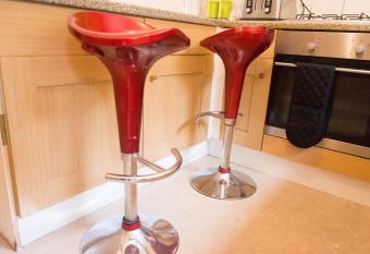 QUEEN GUEST HOUSE has Balcony rooms