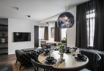 AVA Apartments by Heimaleiga has Balcony rooms