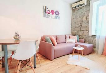 Heritage Stone Wall Apartments has Balcony rooms