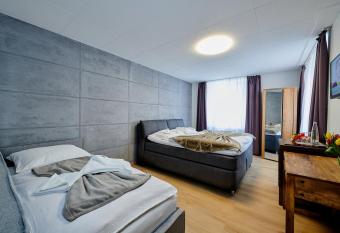 Hotel Giamas has Balcony rooms