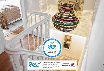 Rep  blica Guest House has Balcony rooms