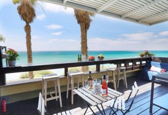 Magic on the sea-suites with a private jacuzzi and a private sea view has Balcony rooms