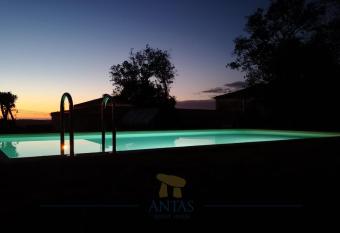 Antas Guest House has Balcony rooms