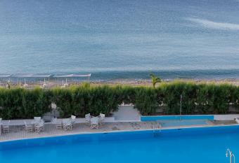 The Grove Seaside Hotel has Balcony rooms