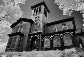 B&B Ole de Garde allows 18 year olds to book a room