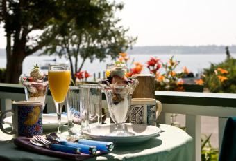 The Stirling House Waterfront Inn Greenport allows 18 year olds to book a room