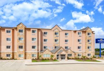 Microtel Inn & Suites by Wyndham College Station has Balcony rooms