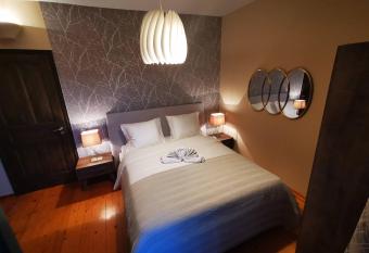 Villa Aspilon has Balcony rooms