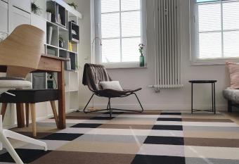 Ferienwohnung City-Apartment Swifts Krefeld allows 18 year olds to book a room