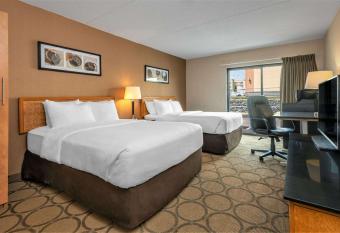 Comfort Inn West has Balcony rooms