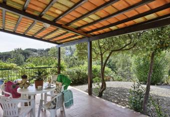 Il giardino nel sole Trilo has Balcony rooms