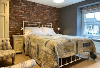 The Old Hall Inn has Balcony rooms