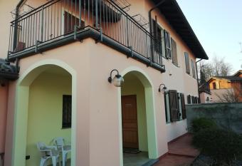 B&B La casa dei frutti di bosco allows 18 year olds to book a room