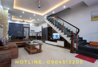 Sonny homestay Ha long- Bi   t th    li   n k    5 ph  ng ng    trung t  m KDL B  i Ch  y ph   h   p v   i gia     nh ho   c nh  m b   n tr    tr  n 12 ng     i has Balcony rooms