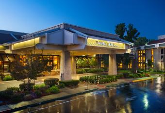 DoubleTree by Hilton Sacramento has Balcony rooms