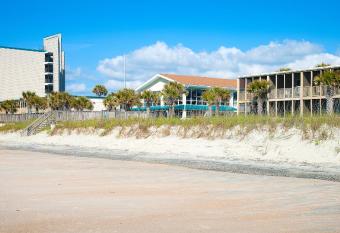 Oceanfront Litchfield Inn has Balcony rooms
