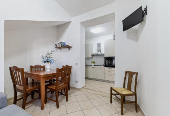 Appartamento Ippolito has Balcony rooms