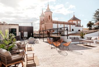 Astuto Boutique Jerez - Adults Only allows 18 year olds to book a room