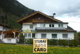 Apart Toscana has Balcony rooms