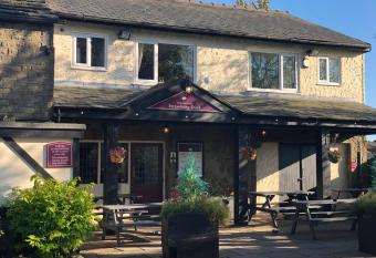 The Strawbury Duck Inn allows 18 year olds to book a room