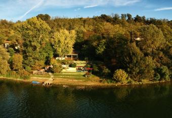 B&B Garonnella allows 18 year olds to book a room