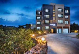 Thenaeun Stay allows 18 year olds to book a room