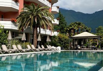 Palace Hotel Citt   has Balcony rooms