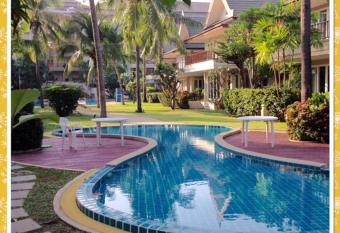                       2                                                                                                   has Balcony rooms