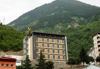 Grand Mela Hotel has Balcony rooms