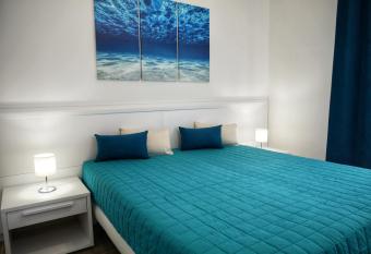 Denza Apartments has Balcony rooms