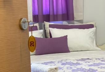 Maria Hotel Sisi allows 18 year olds to book a room