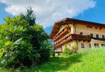 Alpen Appartements Oberlehengut Salzburger Land has Balcony rooms